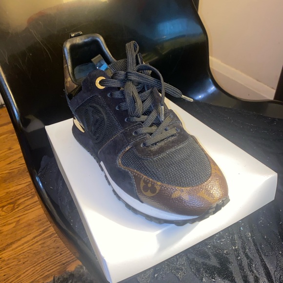 LV runner sneakers - Picture 4 of 6
